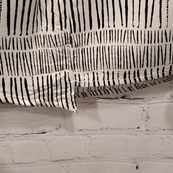 Tribal black and white striped v neck sleeveless top - Picture 3 of 5